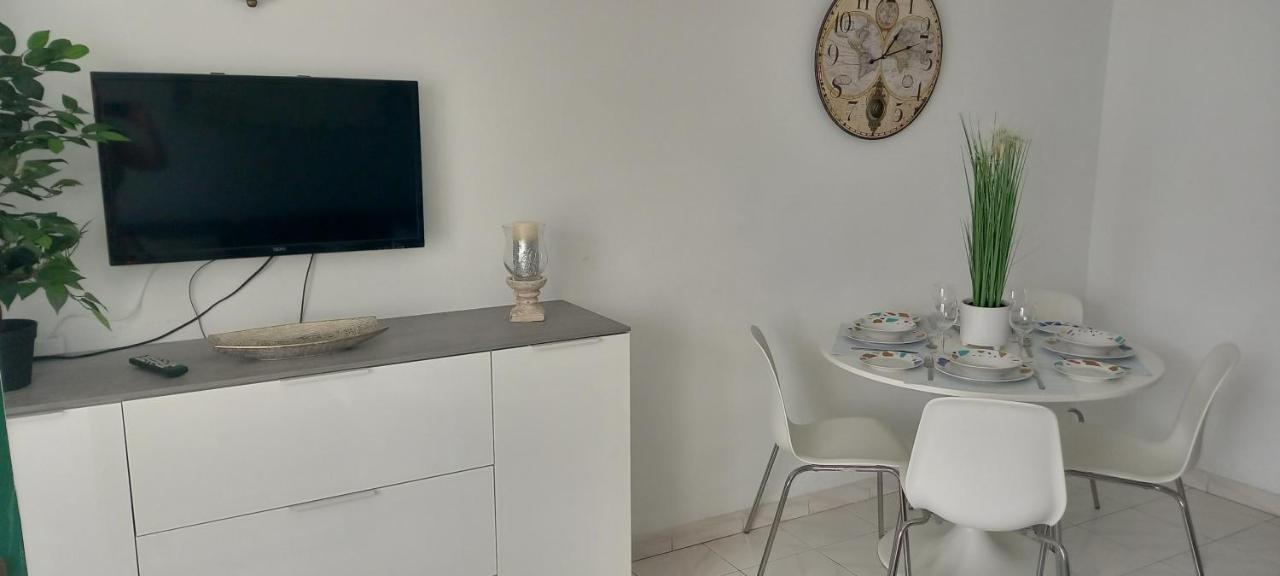 Beautiful Spacious 1-Bed Apartment With Aircon Puerto del Carmen  Kültér fotó