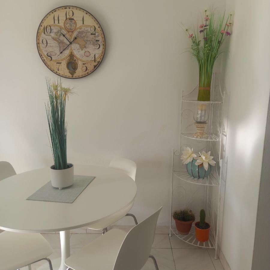 Beautiful Spacious 1-Bed Apartment With Aircon Puerto del Carmen  Kültér fotó